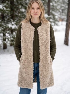 Simply Noelle Faux Fur Long Vest – Size XS excellent condition